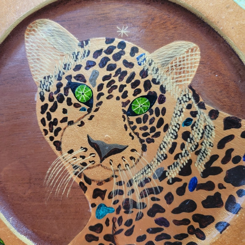 Signed Bibi Leon Hand Painted Round Wood Serving Charger Plate Tiger Cheetah - Picture 2 of 6
